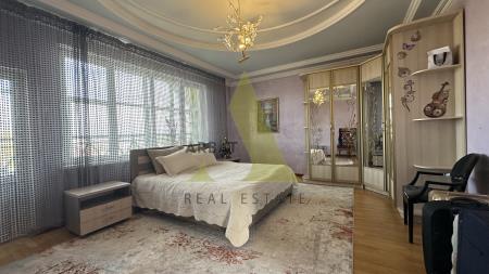 Фото Отдельный дом, 8 комн, 568м²