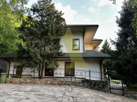 Фото Отдельный дом, 7 комн, 700м²