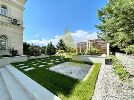 Фото Отдельный дом, 8 комн, 800м²