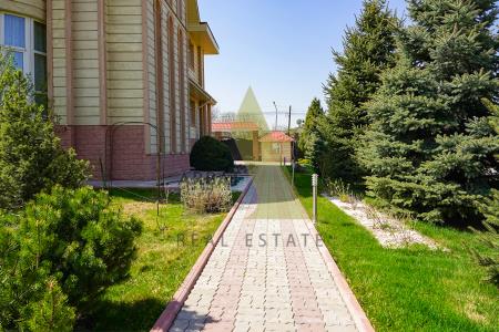 Фото Отдельный дом, 8 комн, 600м²