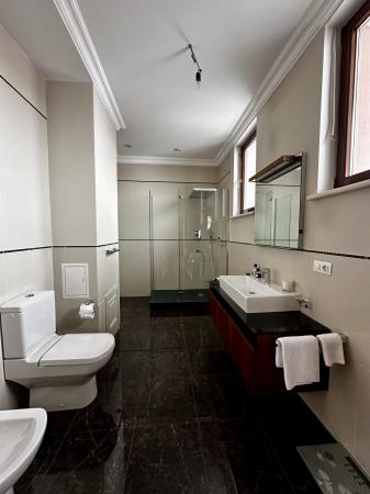 Фото Отдельный дом, 7 комн, 700м²