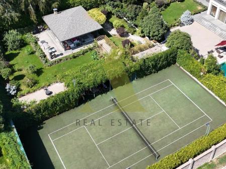 Фото Отдельный дом, 10 комн, 1500м²