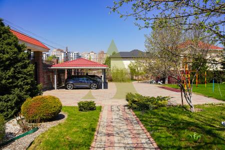Фото Отдельный дом, 8 комн, 600м²