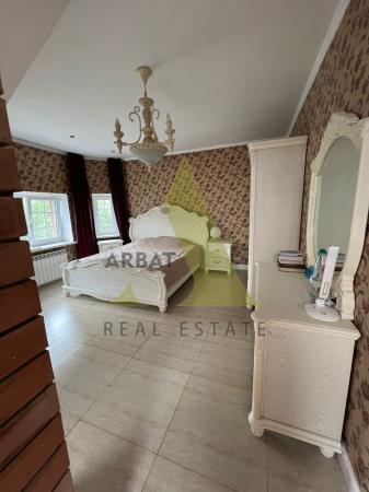 Фото Отдельный дом, 9 комн, 330м²