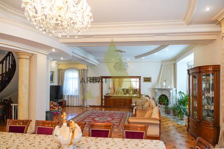 Фото Отдельный дом, 8 комн, 600м²