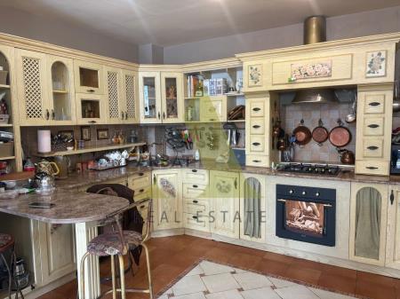 Фото Отдельный дом, 6 комн, 300м²