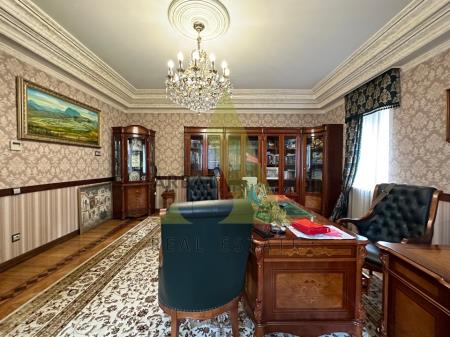 Фото Отдельный дом, 8 комн, 870м²