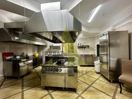 Фото Отдельный дом, 28 комн, 3000м²