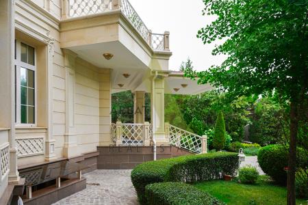 Фото Отдельный дом, 7 комн, 800м²