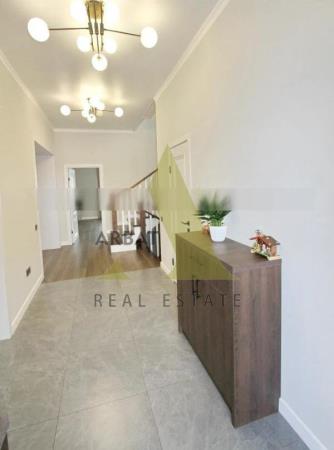 Фото Отдельный дом, 5 комн, 370м²