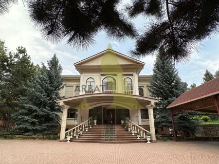 Фото Отдельный дом, 8 комн, 870м²