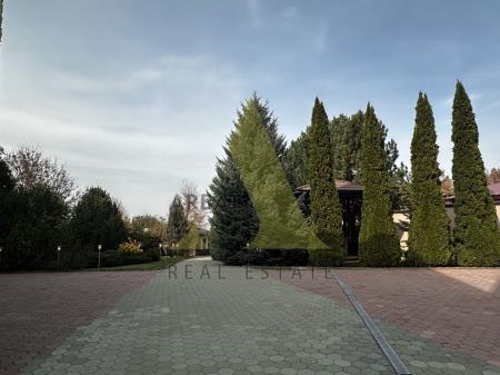 Фото Отдельный дом, 11 комн, 1200м²