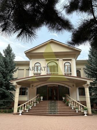 Фото Отдельный дом, 8 комн, 870м²