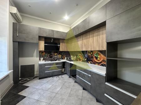 Фото Отдельный дом, 8 комн, 350м²