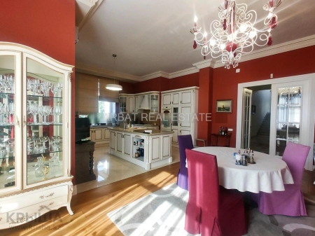 Фото Отдельный дом, 9 комн, 930м²