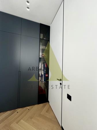 Фото Отдельный дом, 10 комн, 750м²