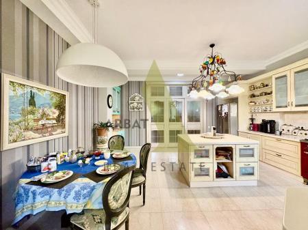 Фото Отдельный дом, 5 комн, 560м²