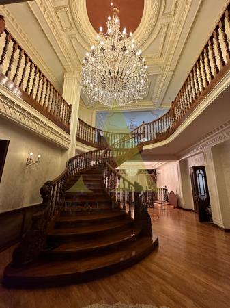 Фото Отдельный дом, 8 комн, 870м²